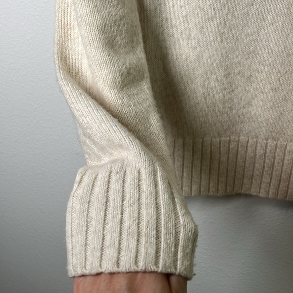 Cabi Cream Turtleneck Sweater Puff Sleeve Detail Size M - Picture 6 of 7